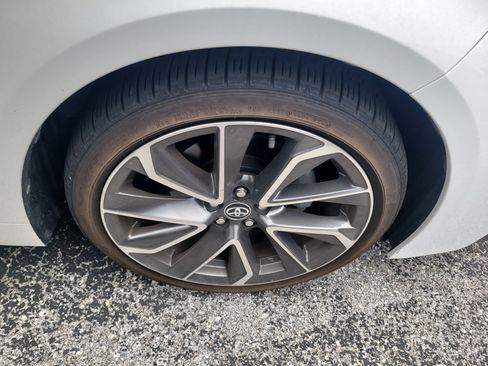 Used 2021 Toyota Corolla XSE FWD image 9