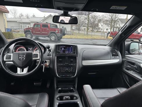Used 2019 Dodge Grand Caravan GT image 28