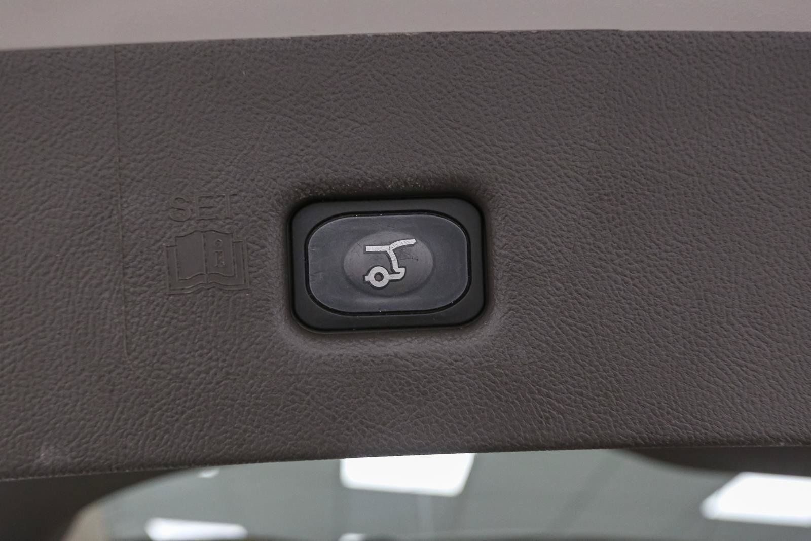 Used 2023 Lincoln Nautilus AWD w/ Premium Package image 13