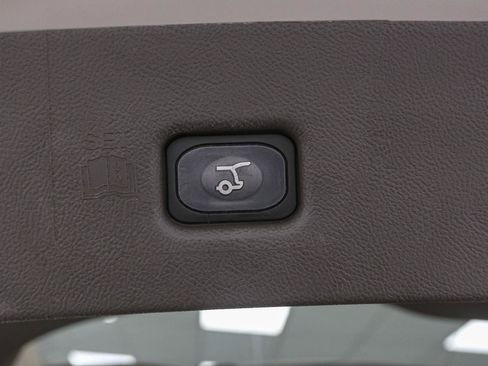 Used 2023 Lincoln Nautilus AWD w/ Premium Package image 13