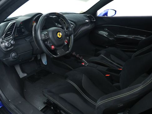 Certified 2020 Ferrari 488 Pista Coupe RWD image 2