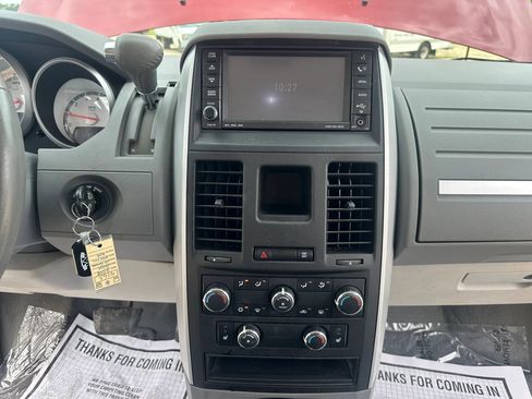 Used 2008 Dodge Grand Caravan SXT FWD image 18