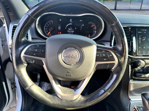 Used 2020 Jeep Grand Cherokee Altitude image 10