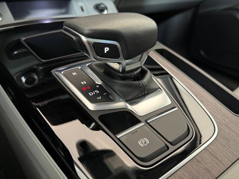 Certified 2024 Audi Q5 e Premium image 17