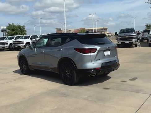 Certified 2025 Chevrolet Blazer RS w/ Driver Confidence II Package image 6