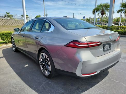 Used 2025 BMW 530i 530i image 4