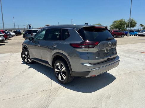 Used 2026 Nissan Rogue SL FWD image 5