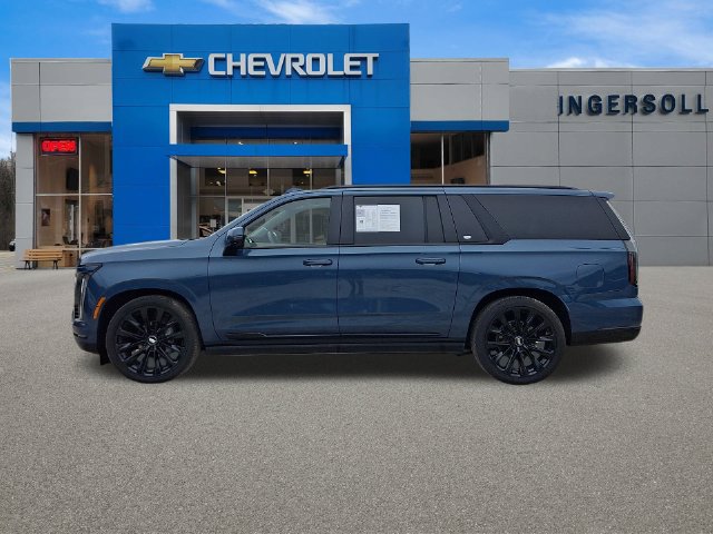 Used 2025 Cadillac Escalade ESV Sport Platinum w/ LPO, ONYX Package AWD/4WD image 27
