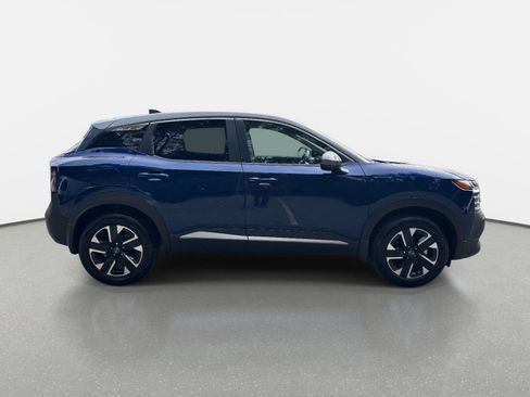 Used 2025 Nissan Kicks SV image 4