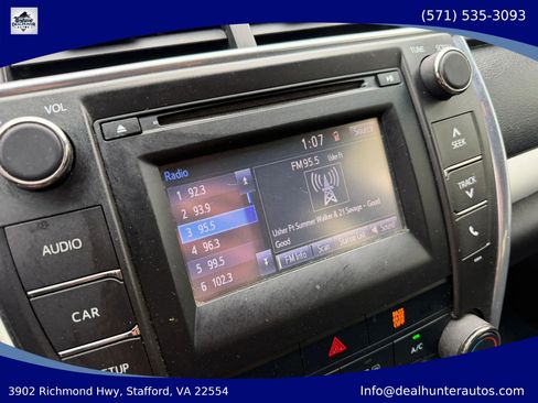 Used 2015 Toyota Camry SE FWD image 18
