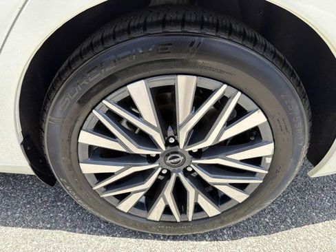Used 2025 Nissan Altima 2.5 SV FWD image 31