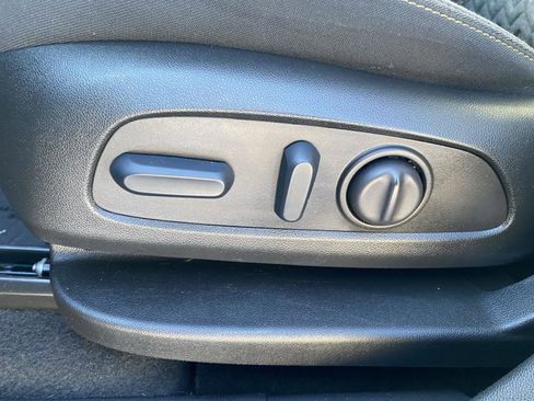 Used 2022 Chevrolet Equinox LT image 22