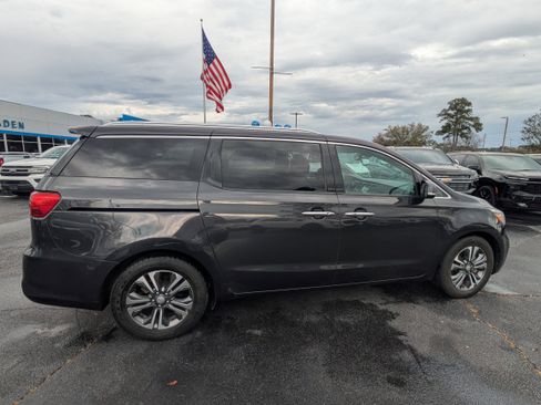 Used 2020 Kia Sedona SX image 29