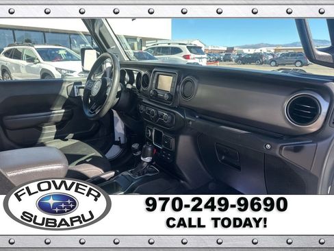 Used 2020 Jeep Gladiator Sport image 10