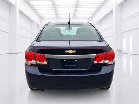 Used 2011 Chevrolet Cruze LS w/ Connectivity Package FWD image 4