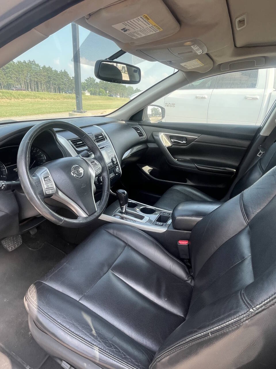 Used 2015 Nissan Altima 2.5 SL w/ Moonroof Package FWD image 6