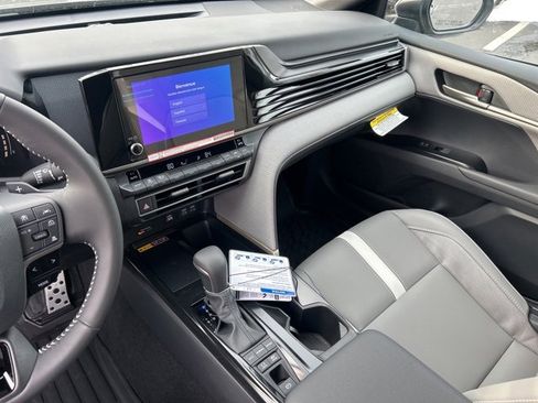 New 2026 Toyota Camry SE image 29