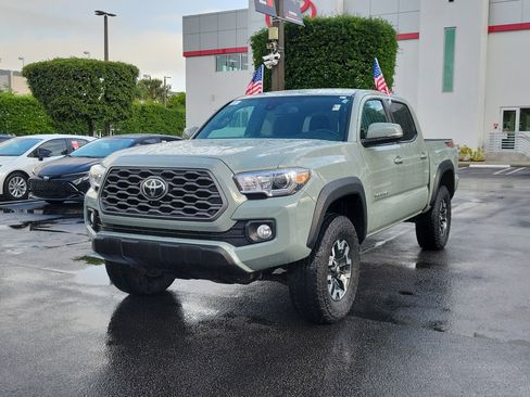 Used 2022 Toyota Tacoma TRD Off-Road AWD/4WD image 5