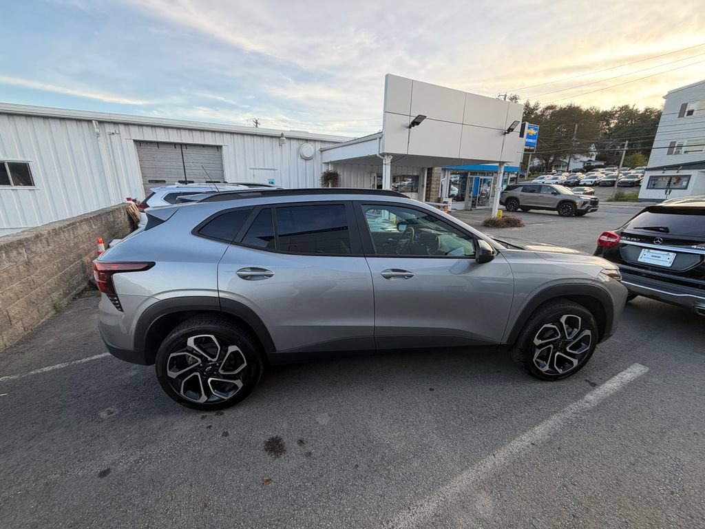 New 2026 Chevrolet Trax RS w/ Driver Confidence Package FWD image 6