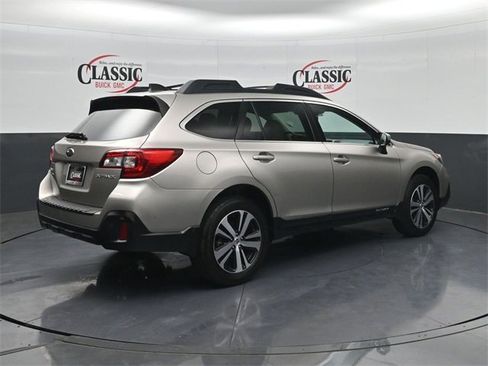 Used 2018 Subaru Outback 2.5i Limited image 7