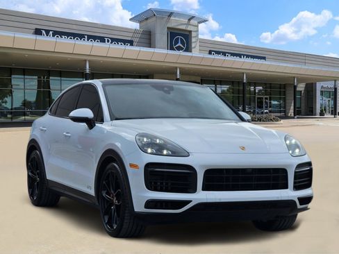 Used 2023 Porsche Cayenne GTS image 2