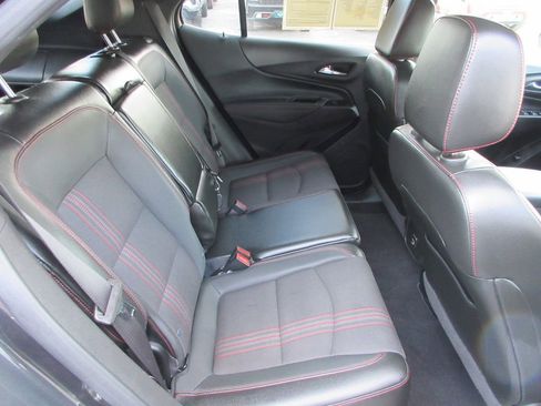 Used 2022 Chevrolet Equinox RS image 18