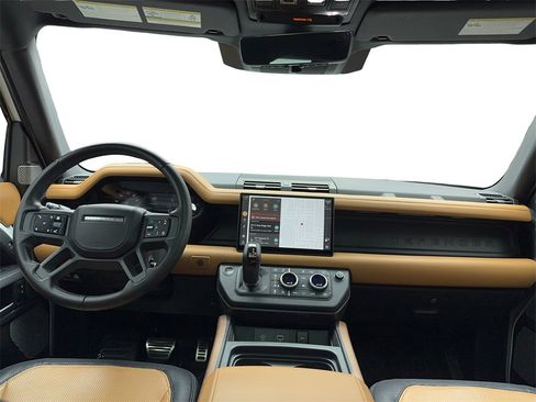 Used 2024 Land Rover Defender 130 X-Dynamic SE image 23