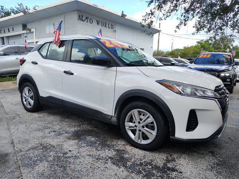 Used 2022 Nissan Kicks S FWD image 14