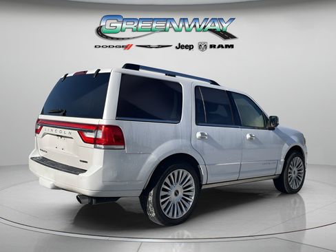 Used 2015 Lincoln Navigator 4WD w/ Equipment Group 101A Reserve image 4