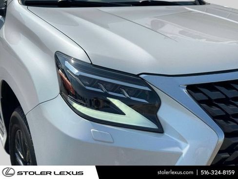 Used 2023 Lexus GX 460 Premium w/ Premium Package AWD/4WD image 4