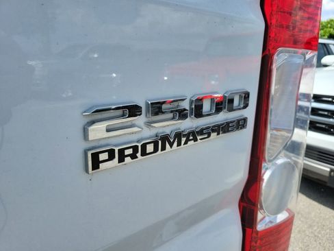 Used 2025 RAM ProMaster 2500 w/ Convenience Group FWD image 9