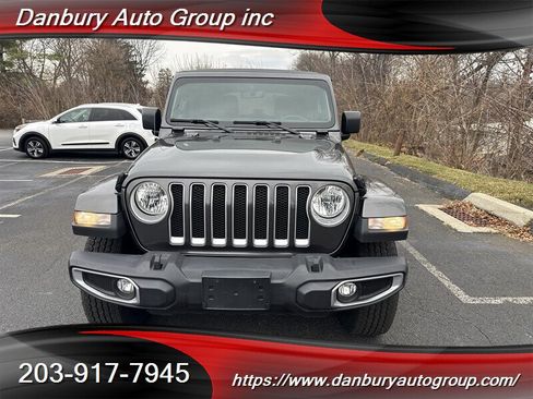 Used 2022 Jeep Wrangler Unlimited Sahara w/ Cold Weather Group AWD/4WD image 2