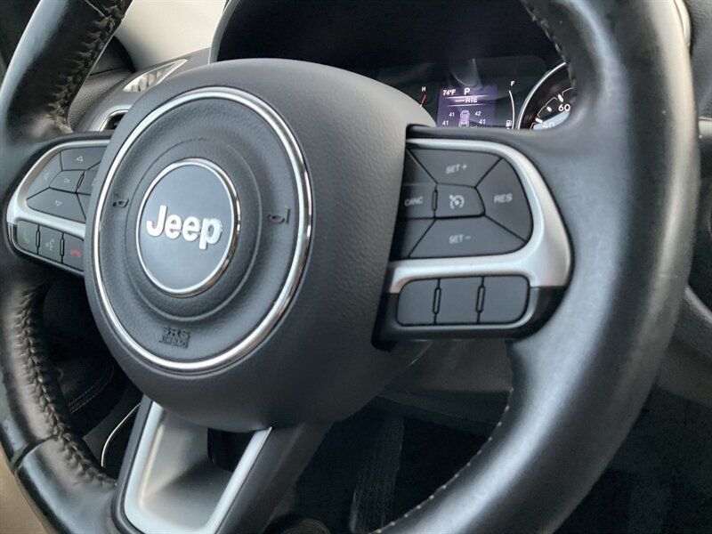 Used 2018 Jeep Compass Latitude AWD/4WD image 24
