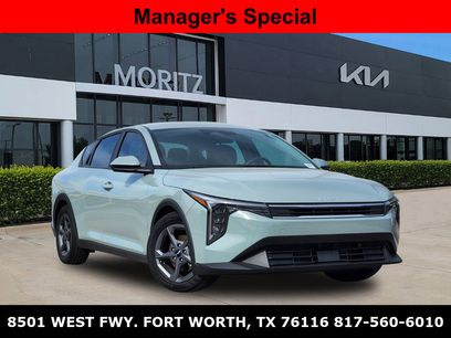 New 2025 Kia K4 LXS