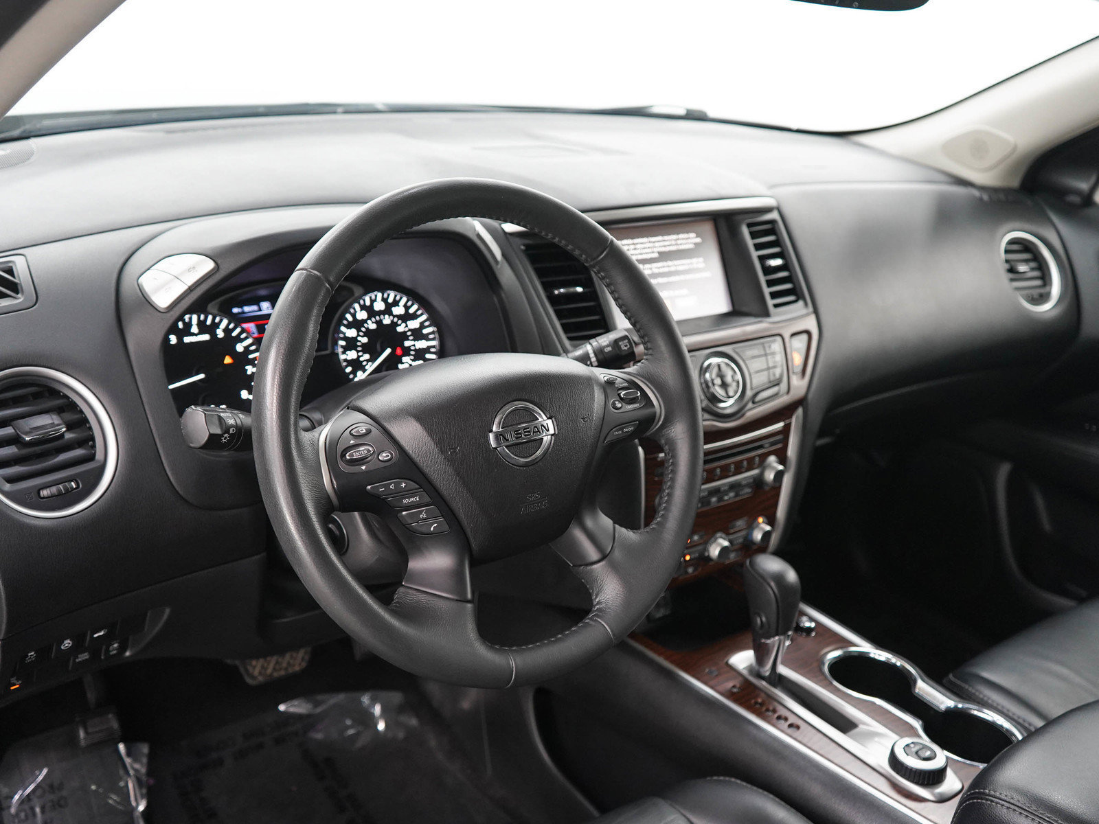 Used 2018 Nissan Pathfinder Platinum w/ Cargo Package AWD/4WD image 21