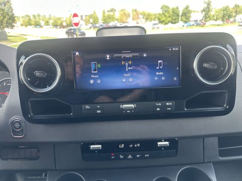 New 2025 Mercedes-Benz Sprinter 2500 image 26