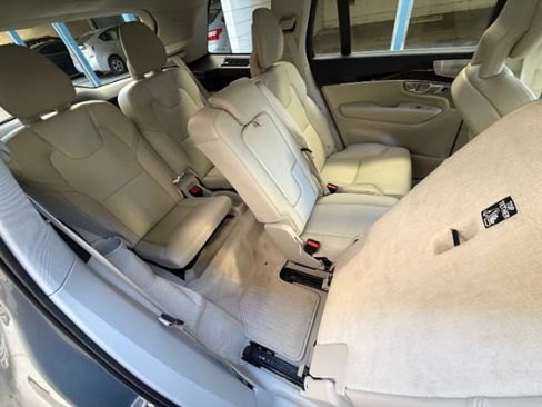 Used 2016 Volvo XC90 T6 Momentum AWD/4WD image 19
