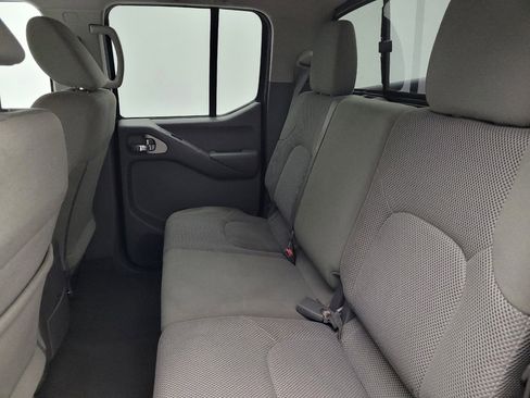 Used 2019 Nissan Frontier SV image 18