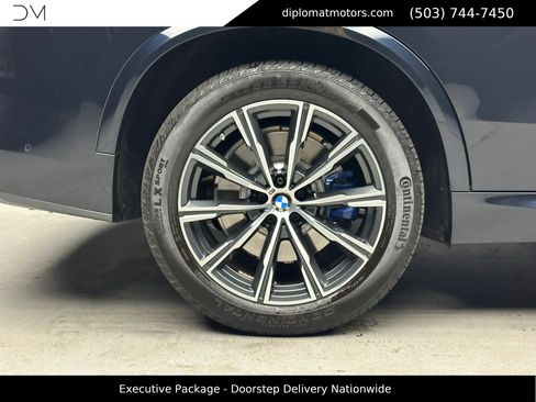 Used 2022 BMW X5 M50i w/ Executive Package AWD/4WD image 45