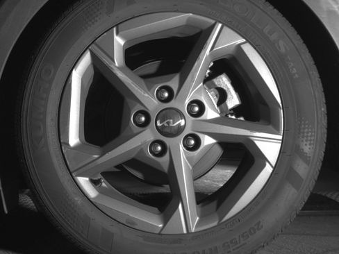 Used 2025 Kia K4 LXS image 14