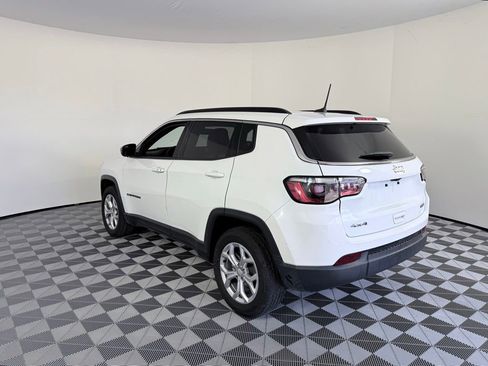 Used 2024 Jeep Compass Latitude image 5