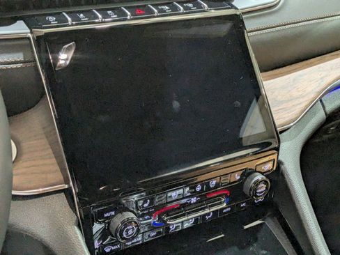 New 2025 Jeep Grand Cherokee Summit image 13