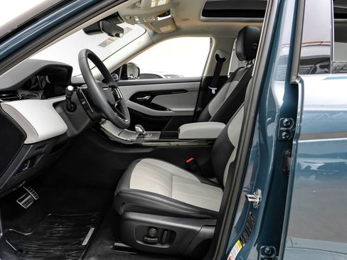 Used 2024 Land Rover Range Rover Evoque Dynamic SE image 4