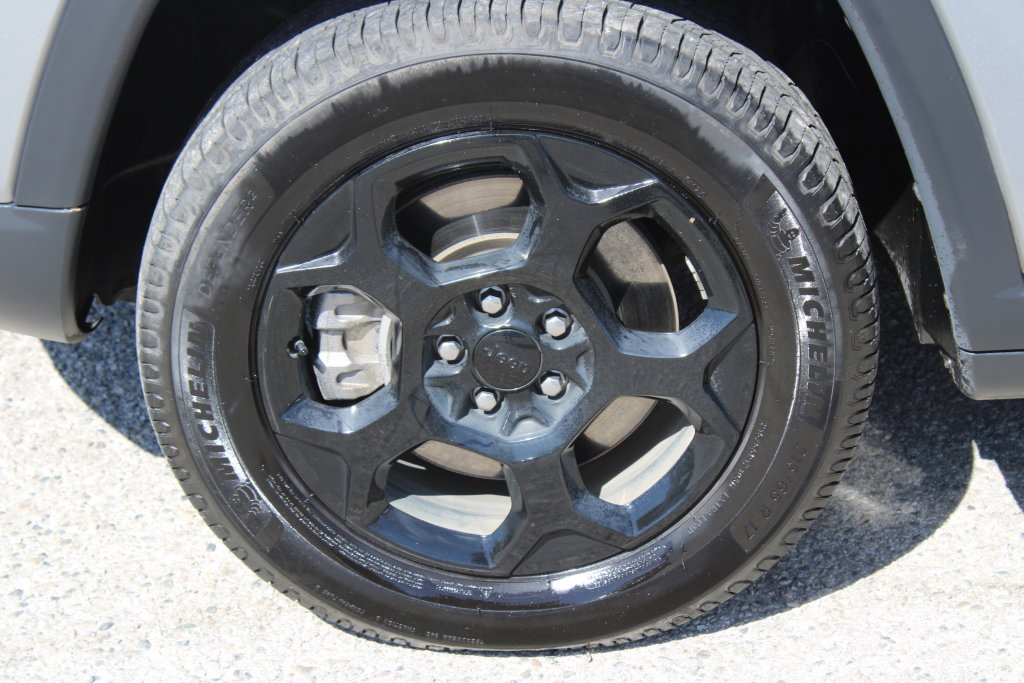 Used 2024 Jeep Compass Trailhawk AWD/4WD image 8