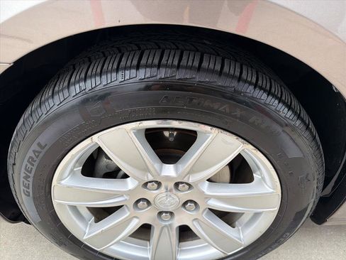 Used 2011 Buick LaCrosse CXL image 8