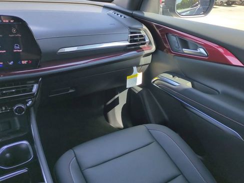 New 2026 Chevrolet Traverse Z71 w/ Driver Confidence Package AWD/4WD image 17