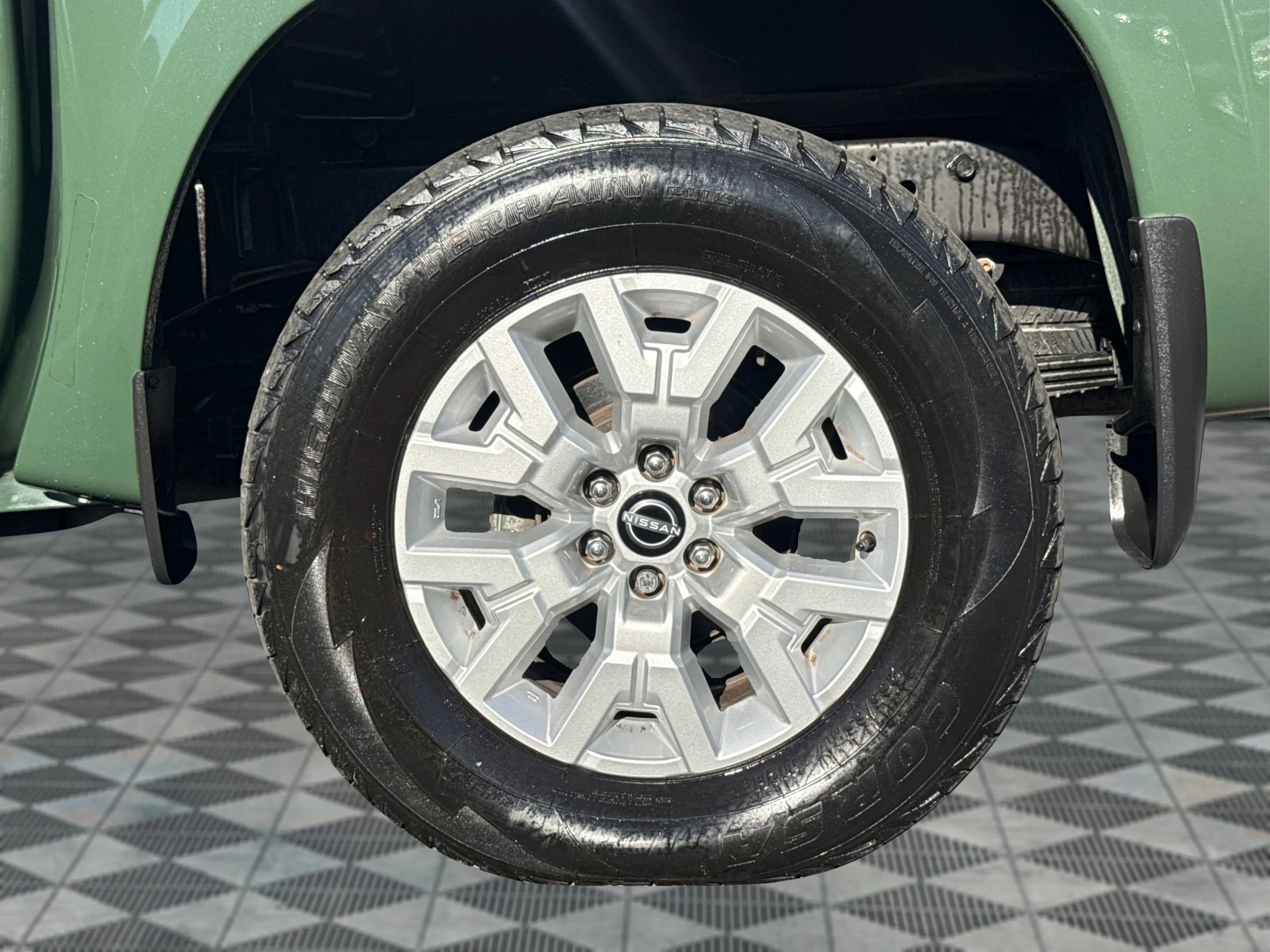 Used 2022 Nissan Frontier SV w/ SV Premium Package AWD/4WD image 11