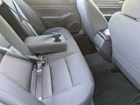 Used 2024 Nissan Altima 2.5 SV image 29