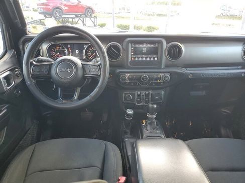 Used 2021 Jeep Wrangler Unlimited Sport image 11