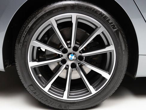 Used 2019 BMW 640i Gran Turismo xDrive image 38